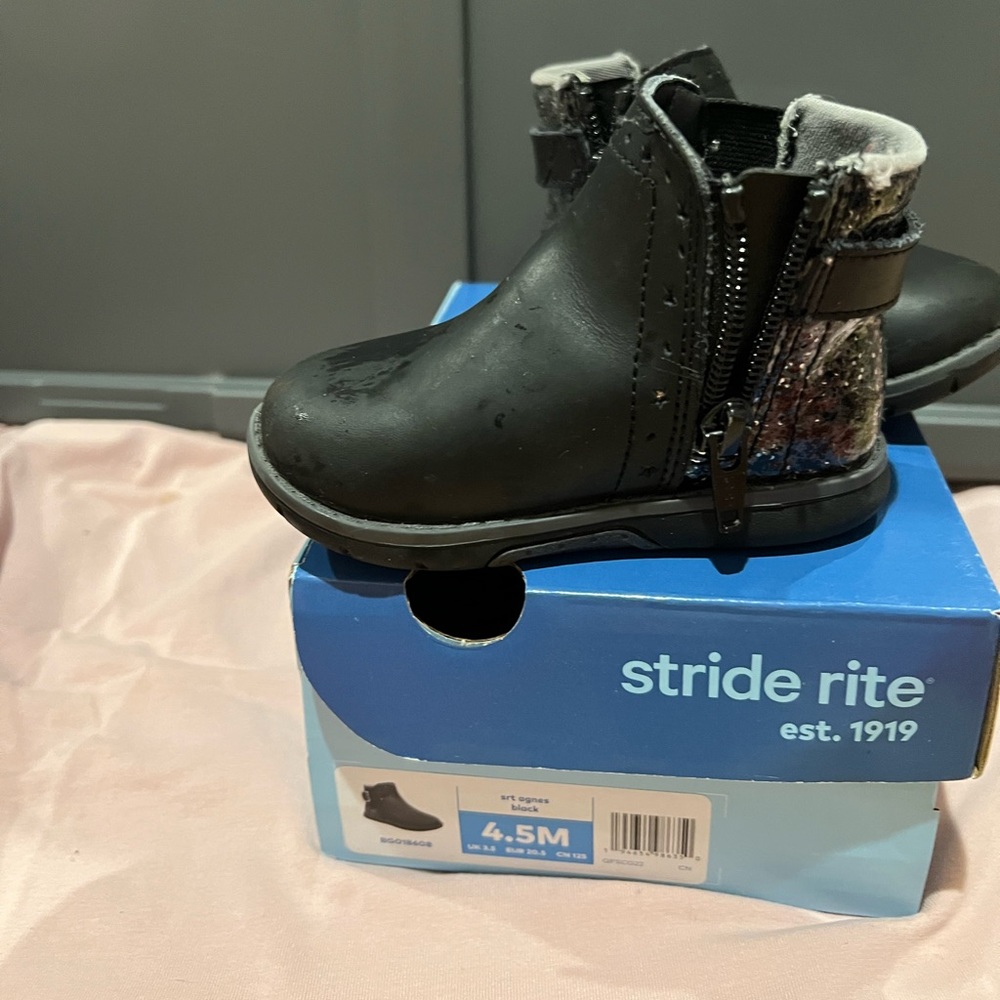 Stride rite boots size 4.5